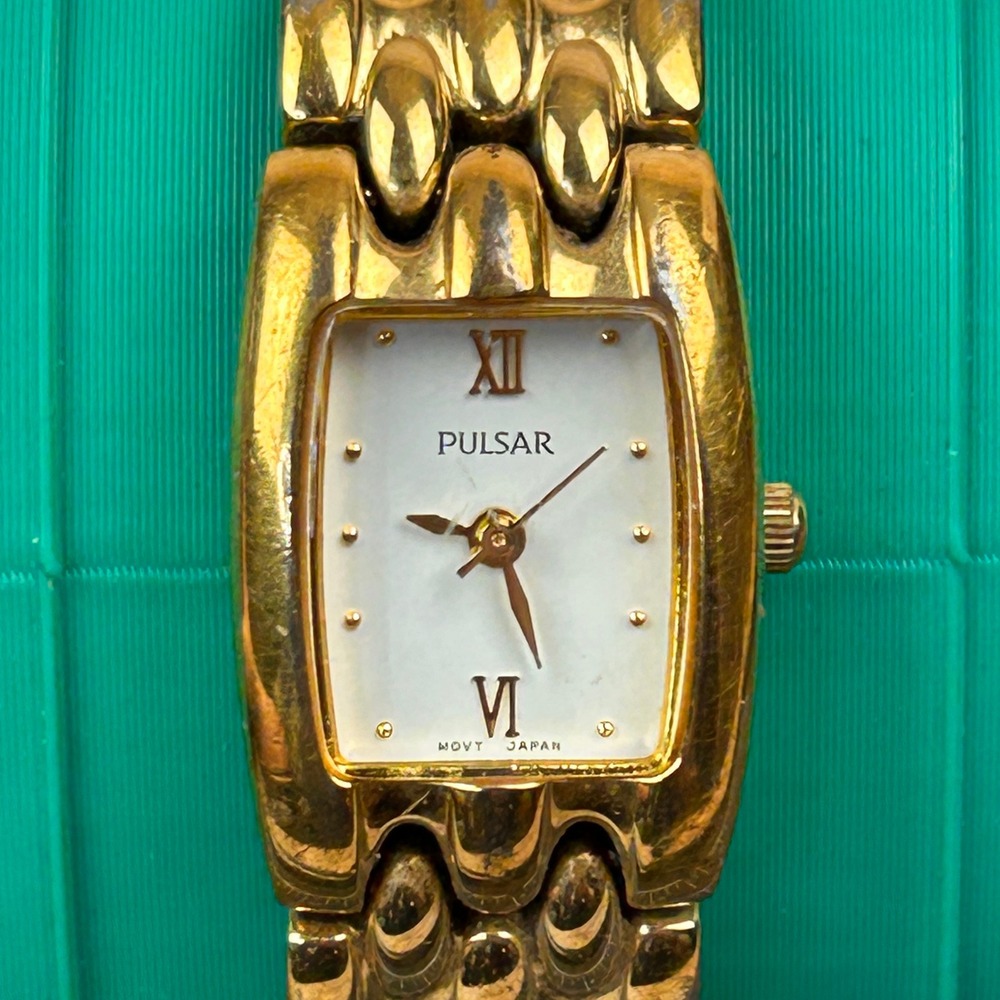 Pulsar Ladies Gold Tone Dress Watch‎ White Dial V811-X061 Japan Movt